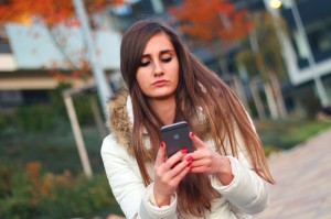 Le Smartphone fonctionne de la même manière qu’un ordinateur grâce à un système d’exploitation. 80% des appareils en vente sur le marché sont sous Android, l’OS de Google.